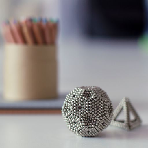 Speks: Magnetic Balls Desk Toy - Original